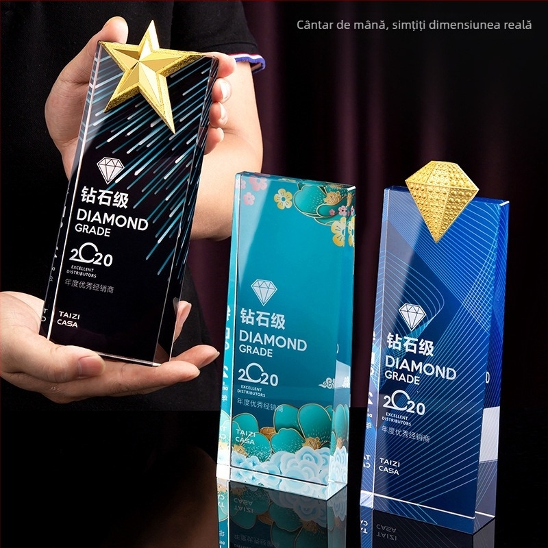 Trofeu de cristal cu medalie gravată în formă de stea cu cinci colțuri, pentru premii ale angajaților, distincții de echipă și certificate