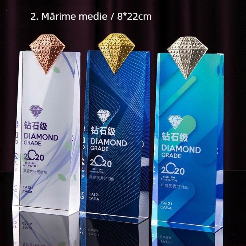 Trofeu de cristal cu medalie gravată în formă de stea cu cinci colțuri, pentru premii ale angajaților, distincții de echipă și certificate