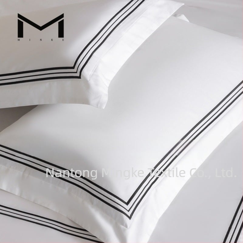 Set de lenjerie de pat brodat în stil hotel, patru piese, alb, 100% bumbac satinat