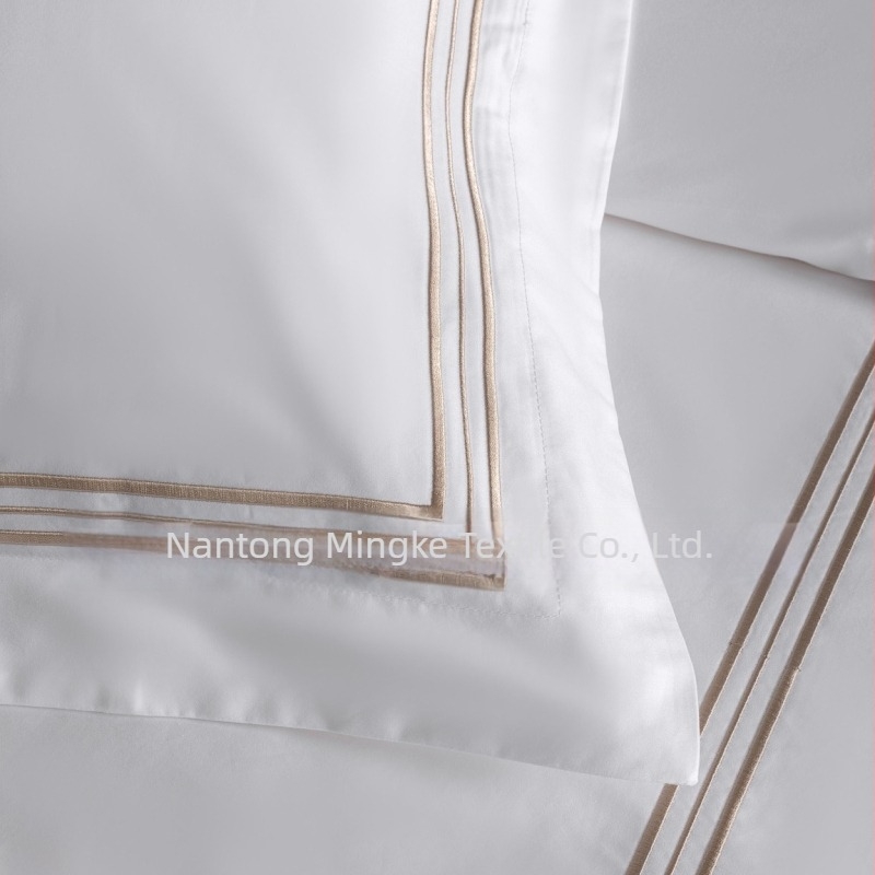 Set de lenjerie de pat brodat în stil hotel, patru piese, alb, 100% bumbac satinat