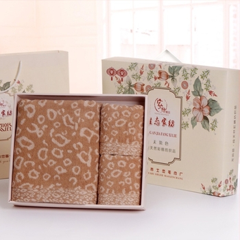 Set de prosoape leopard - 3 piese într-o cutie cadou