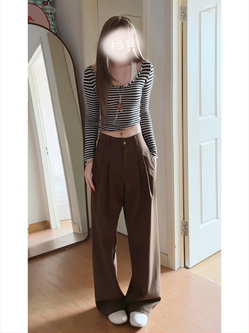 Pantaloni bărbați în stil Old Money, cu două plisuri și croi larg, casual, uni, lungi.