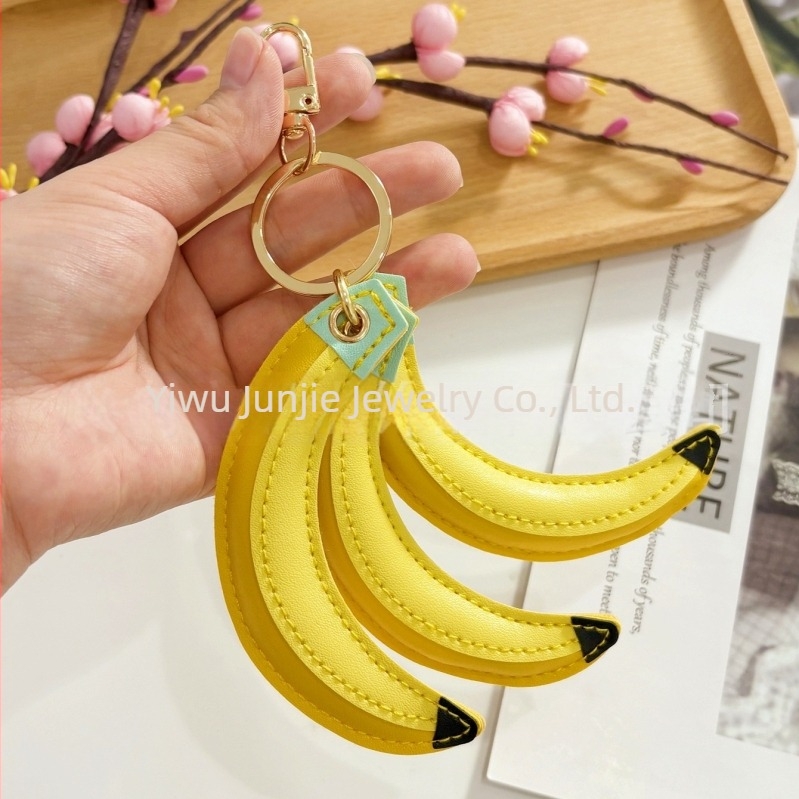 Breloc din piele PU în formă de fructe (banană și piersică), design drăguț, lucrat manual