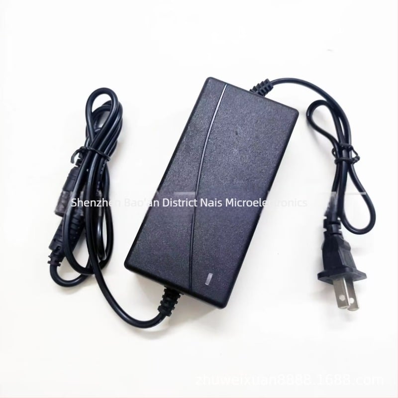 Adaptor de alimentare DC 12V 5A pentru monitoare LED/LCD, cu reglare inteligentă a tensiunii