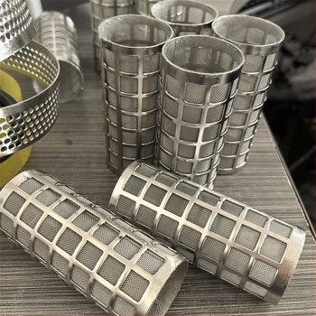 316L Filtru perforat pentru țeavă cilindrică, tub filtrant cilindric 304, oțel inoxidabil 2205 rezistent la coroziune — coș de filtrare cu găuri circulare