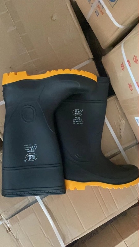 Botii de ploaie Lita cu protecție anti-șoc și anti-perforație, model 200J, antiderapante, rezistente la uleiuri, la acizi și baze, la substanțe chimice, talpă cu placă de oțel, vârf din oțel, înalte