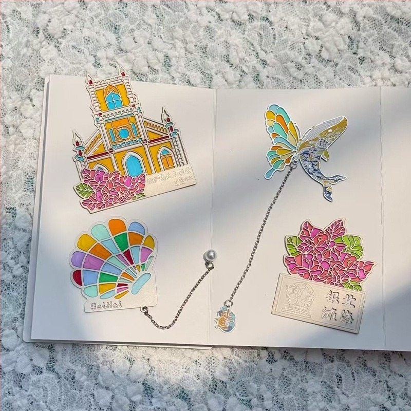 Semn de carte transparent personalizat, magnet de frigider cu decupaj metalic și finisaj transparent colorat