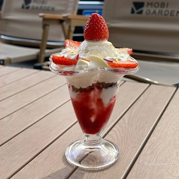 Pahar de desert din sticlă cu lingură — pentru înghețată, milkshake și budincă, formă neregulată, culoare solidă, rezistent la temperaturi înalte