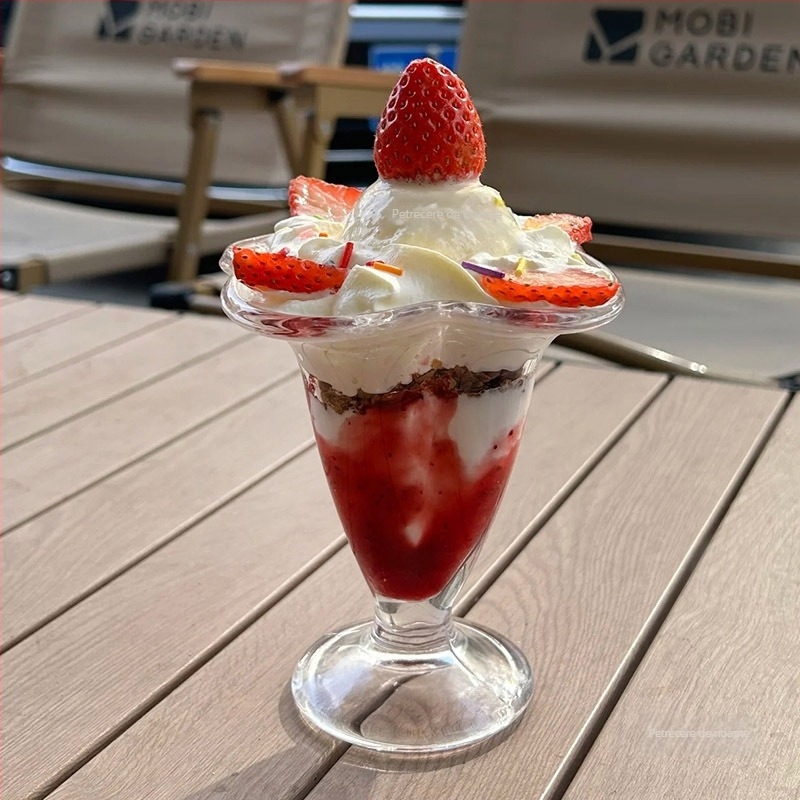 Pahar de desert din sticlă cu lingură — pentru înghețată, milkshake și budincă, formă neregulată, culoare solidă, rezistent la temperaturi înalte