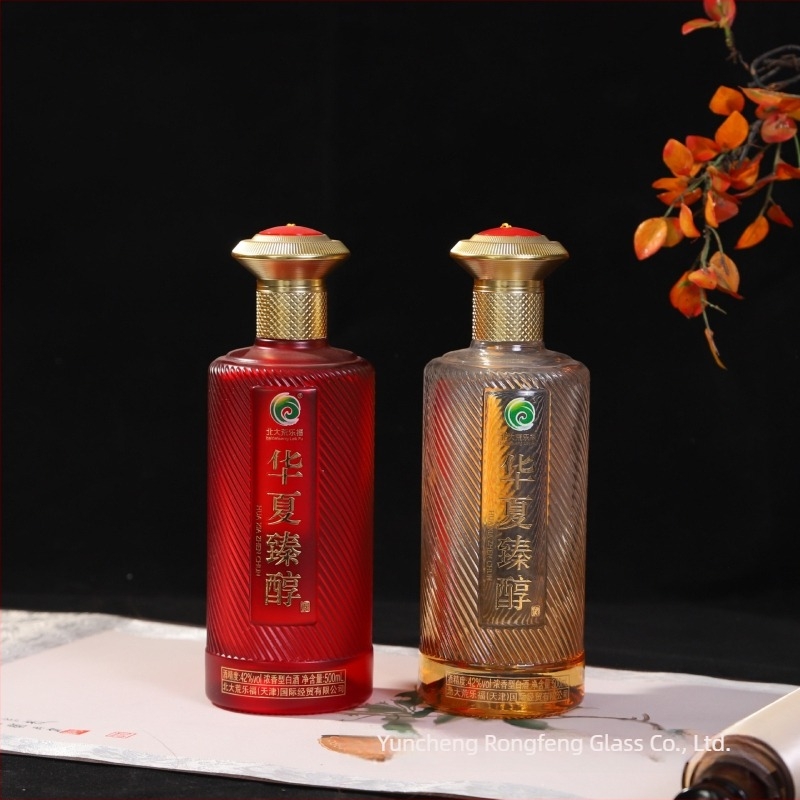 Sticlă de 500 ml pentru băuturi, în cutie cadou roșie festivă pentru nuntă