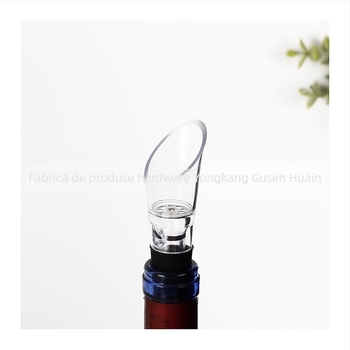 Decantor pentru vin din plastic, negru, capacitate 1–100 ml