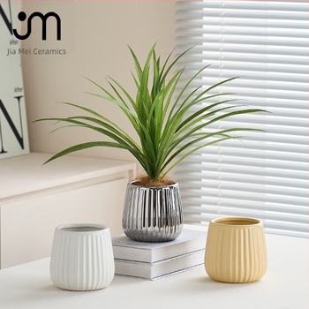Ghiveci ceramic mediu, cu dungi verticale, fără orificiu de scurgere, glazură interioară și exterioară, stil nordic minimalist, potrivit pentru flori artificiale și plante hidroponice.