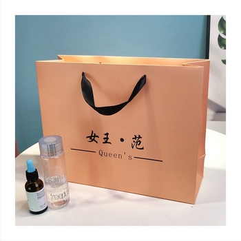 Geantă de hârtie tip tote cu logo personalizat și ștampilă cu folie argintie pentru haine și produse cosmetice