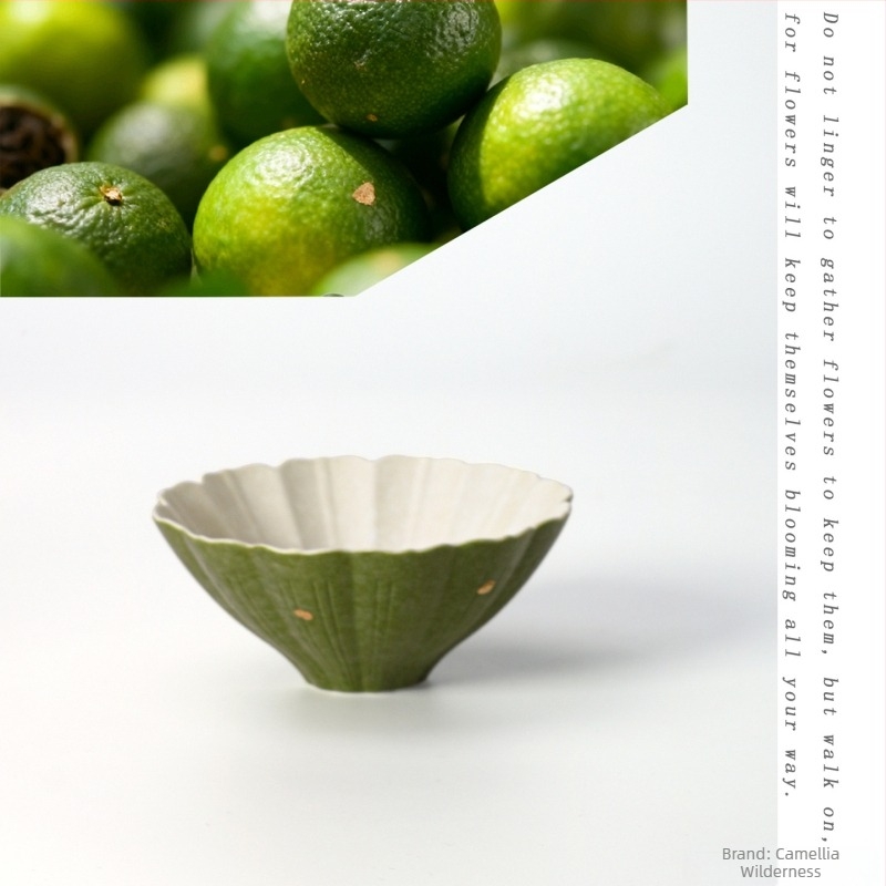 Ceașcă de ceai ceramică, glazură albastru-alb cu stropi aurii, motiv lotus portocaliu-verde, cană personală pentru ceai, stil Nou Chinezesc