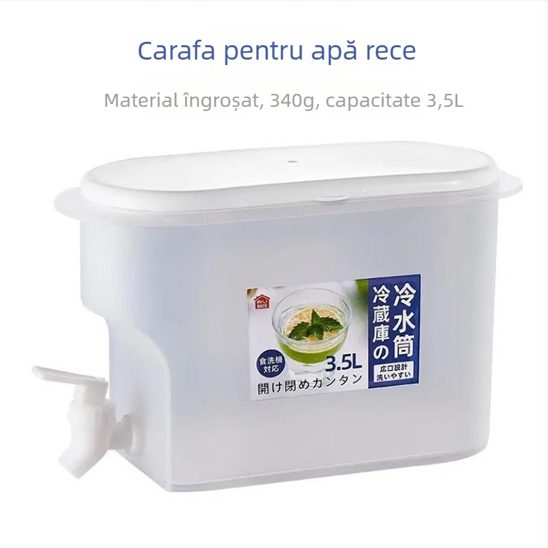 Ceainic rece cu robinet pentru frigider, sticlă de apă sigilată și ceai cu fructe, găleată de gheață — utilizare casnică de vară