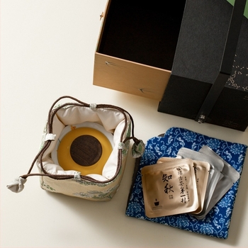 Set Gongfu ceai cu o Gaiwan și două cești, pictură manuală, stil modern, cutie cadou