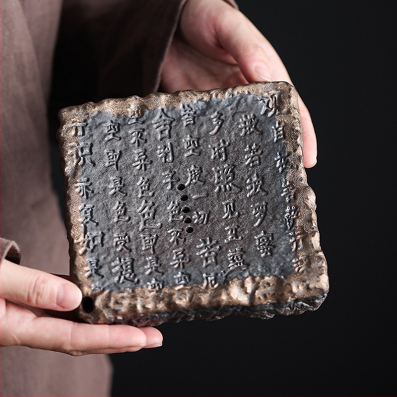 Suport ceramic pentru ceainic în stil japonez, cu glazură aurie și tavă de ceai