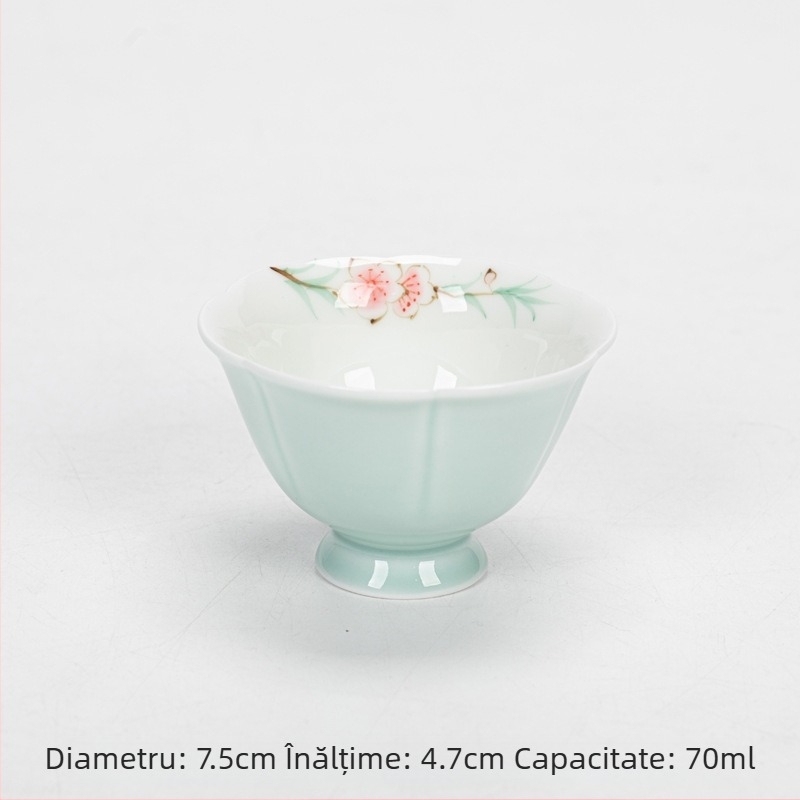 Căniță ceramică pictată manual în nuanțe prune-verde, cu petale de floare de piersic; subglazură, ceașcă elegantă pentru ceai