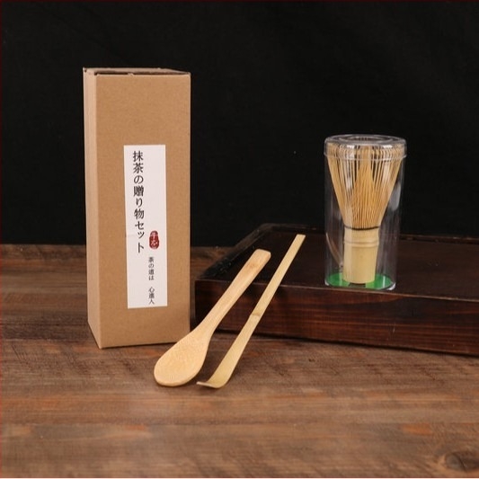 Set japonez pentru matcha pentru ceremonia ceaiului, cu tel din bambus pentru amestecat, suport, linguriță și cupă de măsurat — set de trei piese