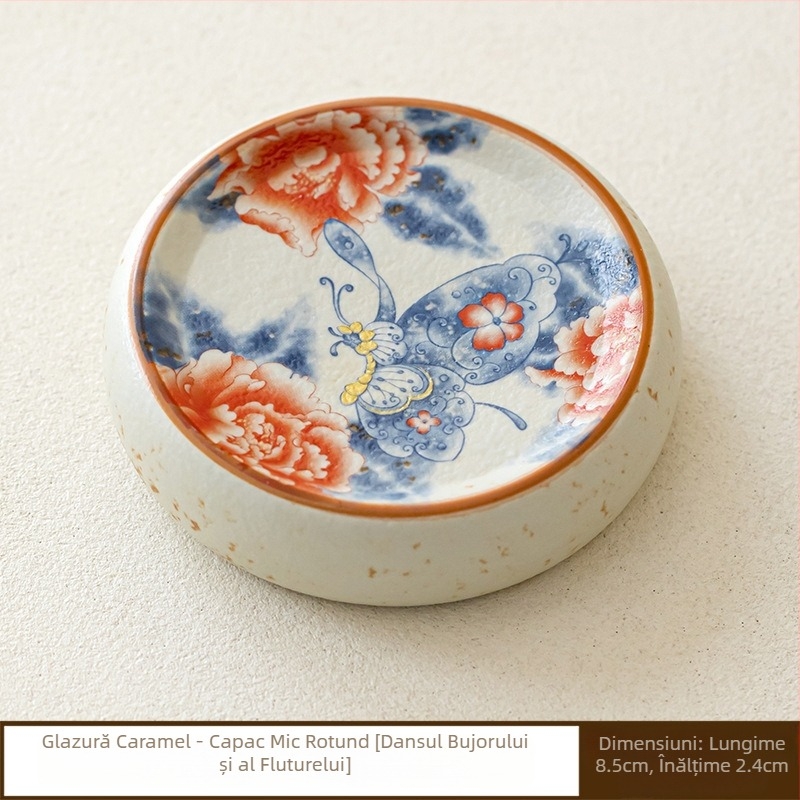 Suport ceramic pentru capac cu glazură caramel, pictat manual, motiv albastru fluture și bujor – accesorii ceremonie ceai, stil chinezesc