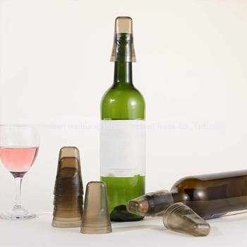 Capac universal transparent pentru sticla de vin cu dispozitiv de turnare, protecție împotriva prafului