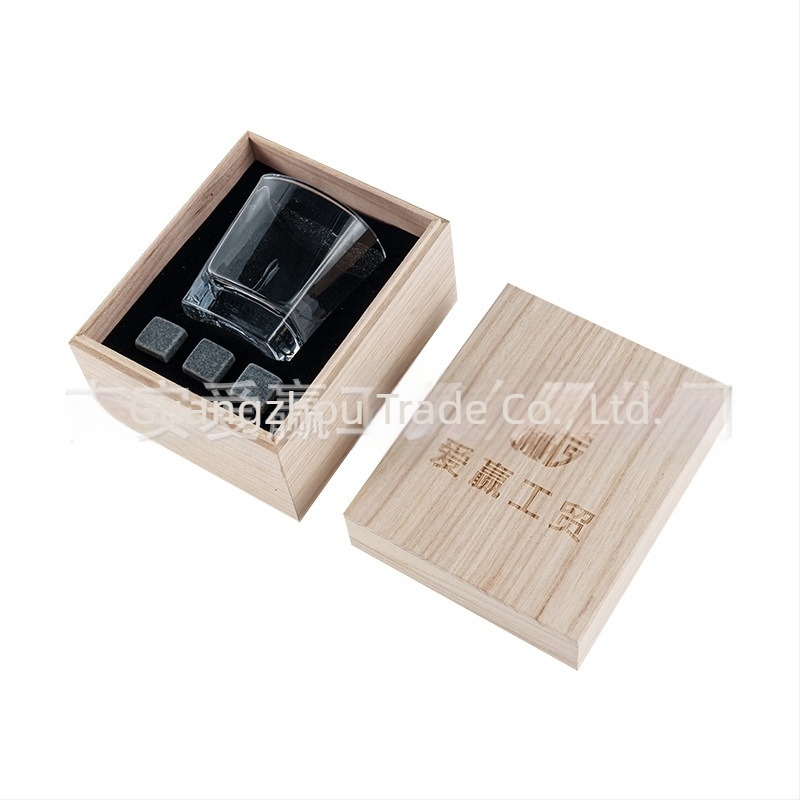 Pahar de whisky într-o cutie din lemn cu pietre de răcire pentru vin și capac din lemn Paulownia – set cadou
