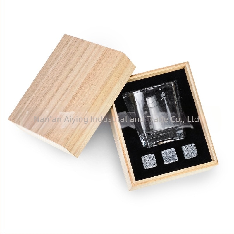 Pahar de whisky într-o cutie din lemn cu pietre de răcire pentru vin și capac din lemn Paulownia – set cadou
