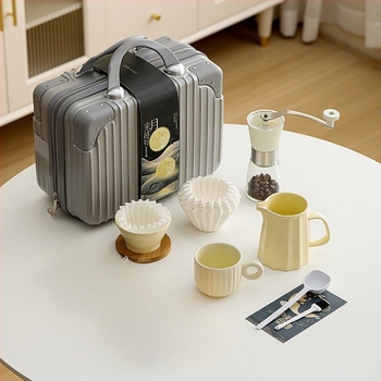 Set ceramic de cafea cu stil retro pentru preparare manuală: ibric de cafea, ceașcă de filtru, cană pentru partaj, râșniță de cafea și accesorii