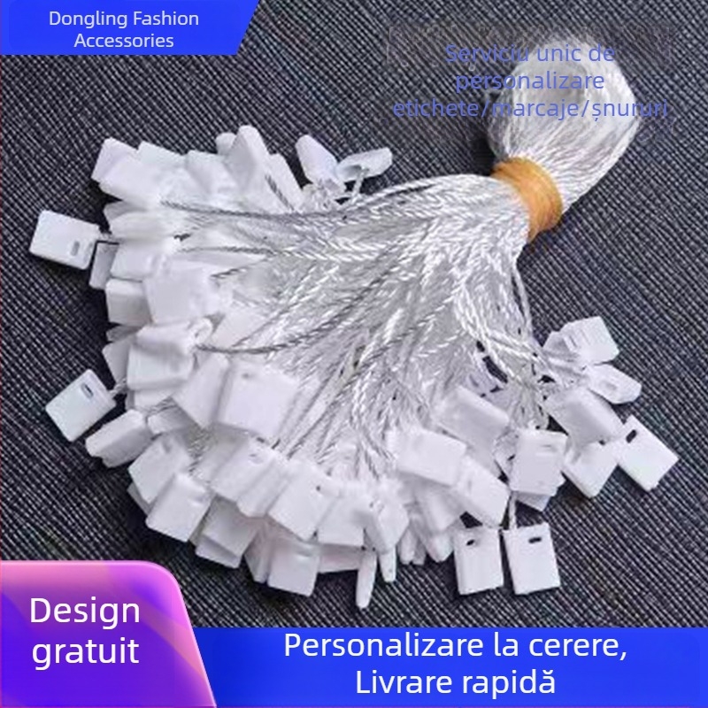 Șnur alb pentru etichetă, cu cataramă rotundă și elemente de etichetă din plastic