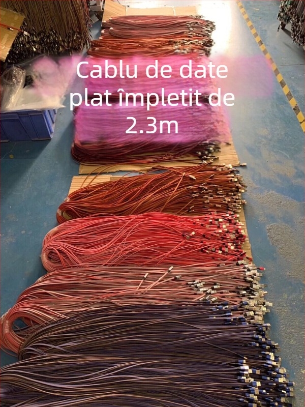 Cablu USB încărcare și date din nailon împletit, cu conectori Lightning, Micro-USB și USB-C, disponibil în 2 m sau 3 m.