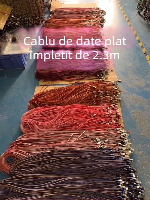 Cablu USB încărcare și date din nailon împletit, cu conectori Lightning, Micro-USB și USB-C, disponibil în 2 m sau 3 m.