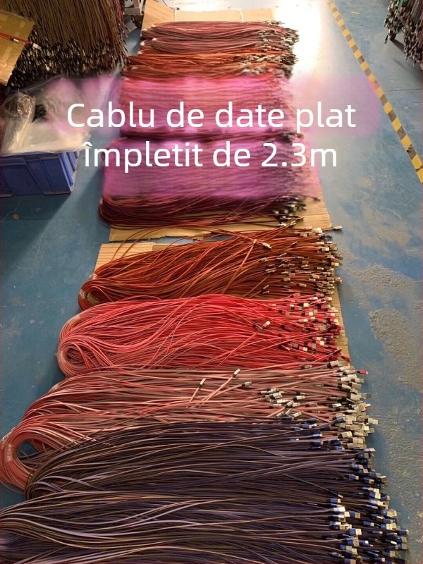 Cablu USB încărcare și date din nailon împletit, cu conectori Lightning, Micro-USB și USB-C, disponibil în 2 m sau 3 m.
