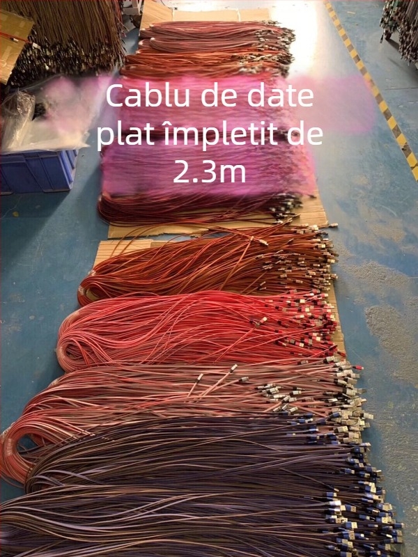 Cablu USB încărcare și date din nailon împletit, cu conectori Lightning, Micro-USB și USB-C, disponibil în 2 m sau 3 m.