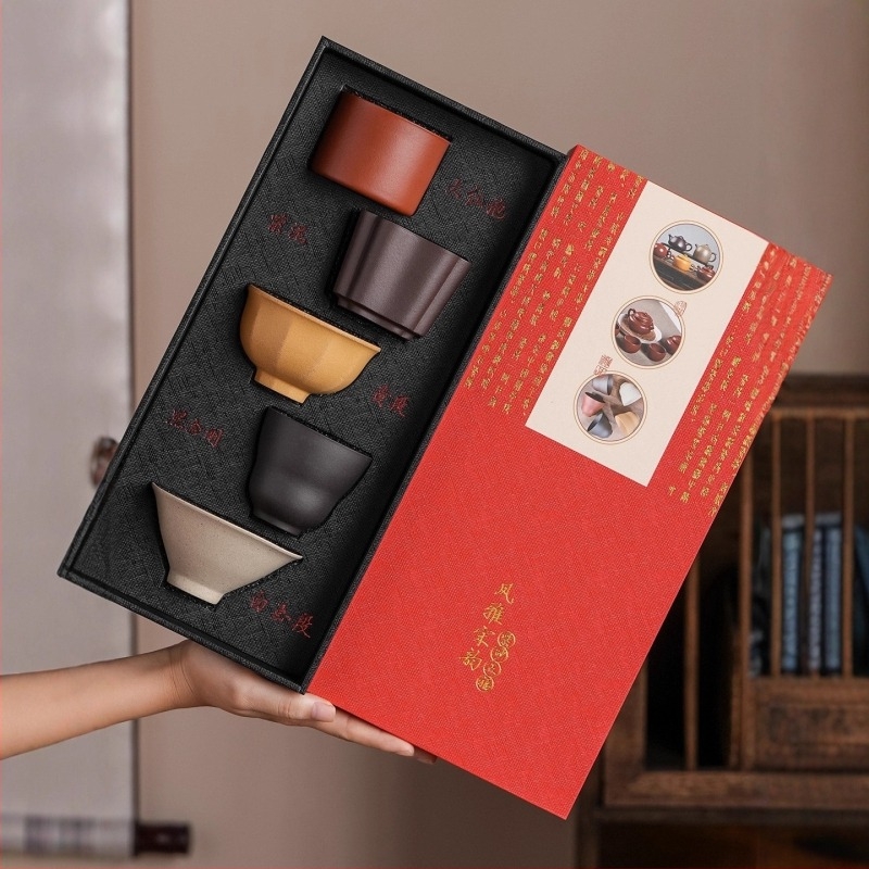 Set de ceai din lut mov în cutie cadou, set de porțelan chinezesc în stil tradițional, cu cești pentru gazdă și cești de degustare, personalizare disponibilă