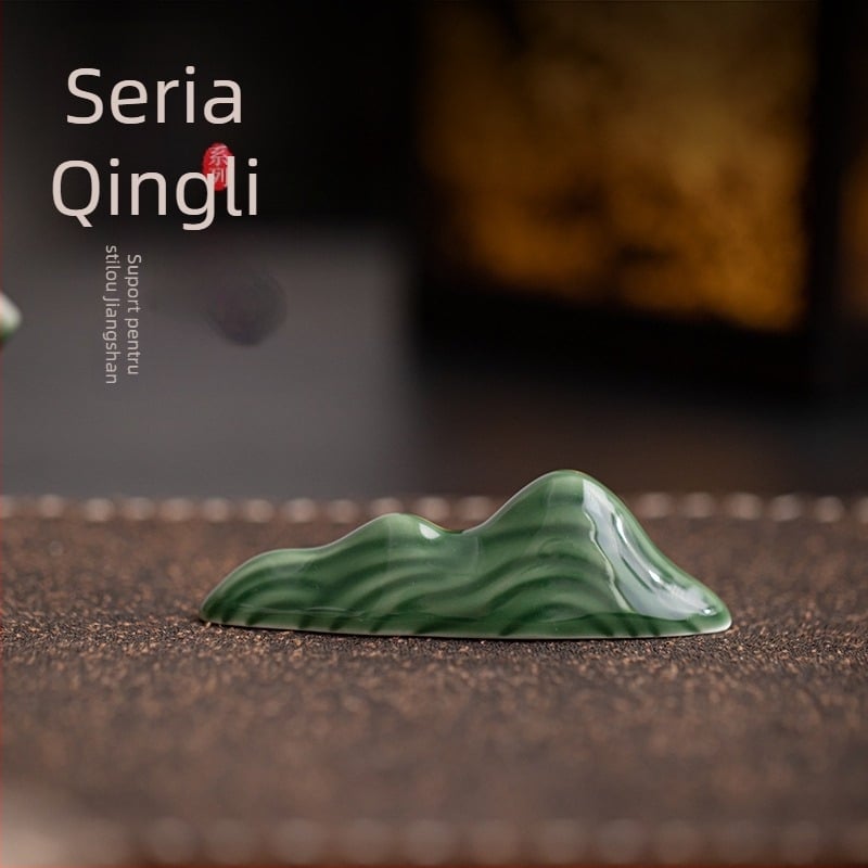 Set ceramic pentru ceremonia ceaiului: suport pentru pix, suport pentru capacul ceainicului, ornament decorativ în formă de stâncă și suport pentru lingurița de matcha