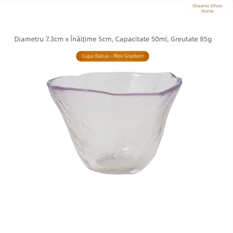 Ceșică roz din sticlă pentru ceai și sake, stil japonez, cu flori de cireș (sakura), model petale, gradient mov