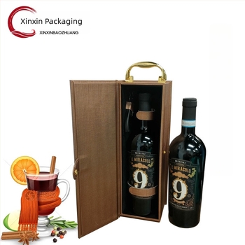 Cutie cadou din piele PU pentru două sticle de vin, cu bază MDF, accesorii pentru vin incluse