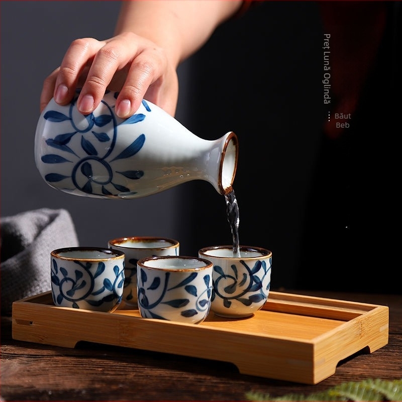 Set japonez din ceramică pentru vin, cu pahare și oală de vin și divizor de turnare, stil antic, culoare sub glazură