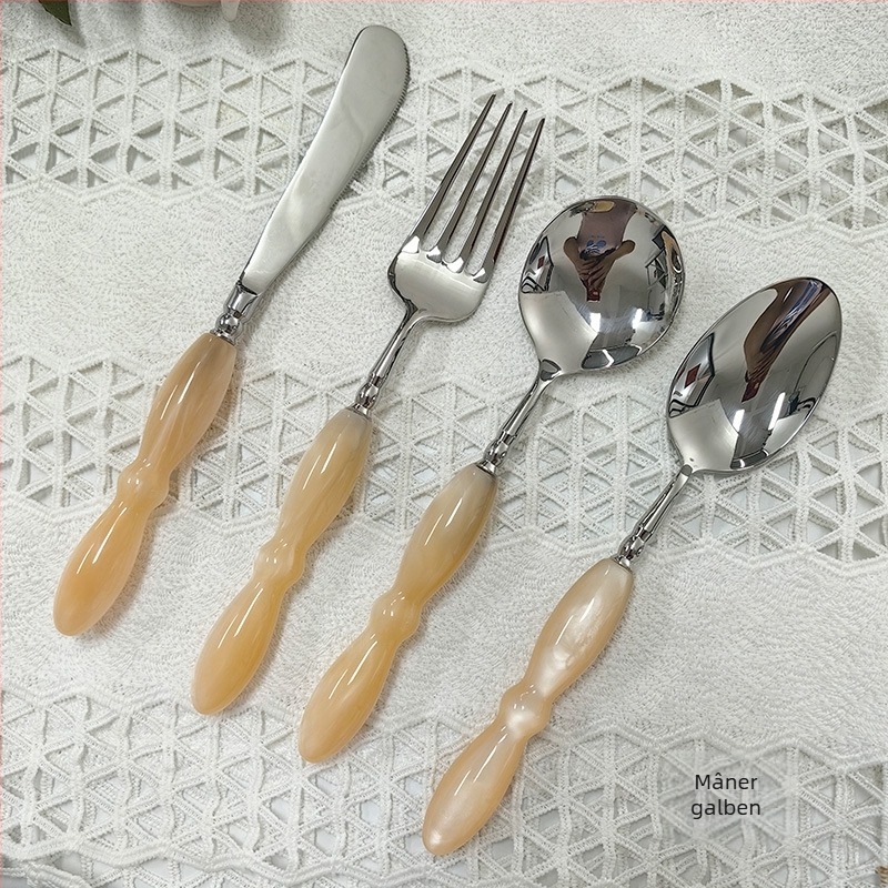 Set de tacâmuri din oțel inoxidabil 304, cu mâner din acrilic colorat: cuțit pentru friptură, furculiță și lingură – stil occidental modern, lucrat manual