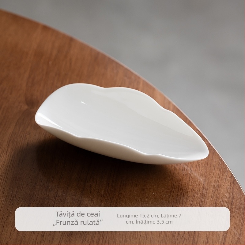 Accesorii pentru ceremonia ceaiului din porțelan alb: linguriță de ceai, lingură, instrument de degustare, finisaj ceramic monocrom