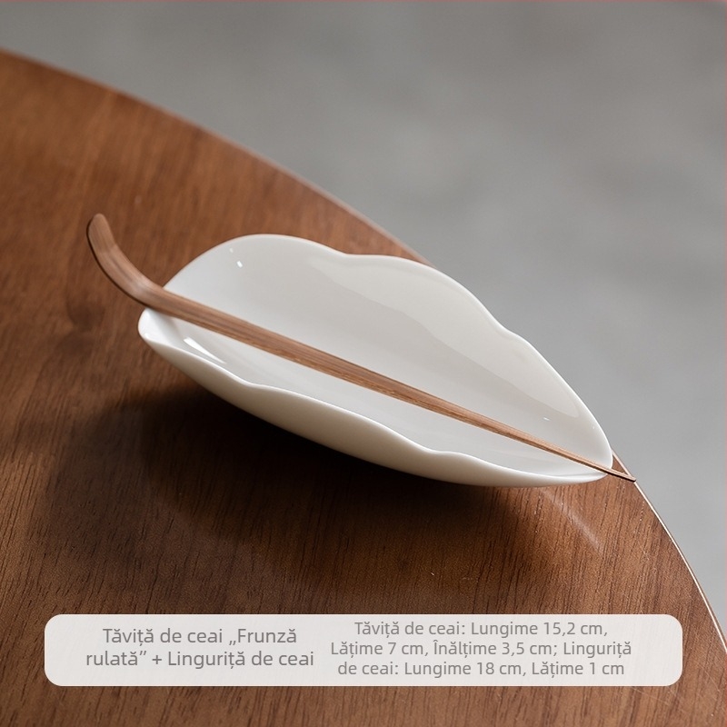 Accesorii pentru ceremonia ceaiului din porțelan alb: linguriță de ceai, lingură, instrument de degustare, finisaj ceramic monocrom