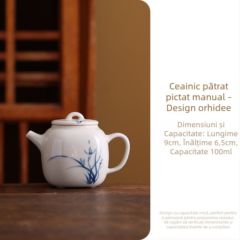 Ceainic ceramic pictat manual, mic, cu culoare sub glazură, pentru uz personal