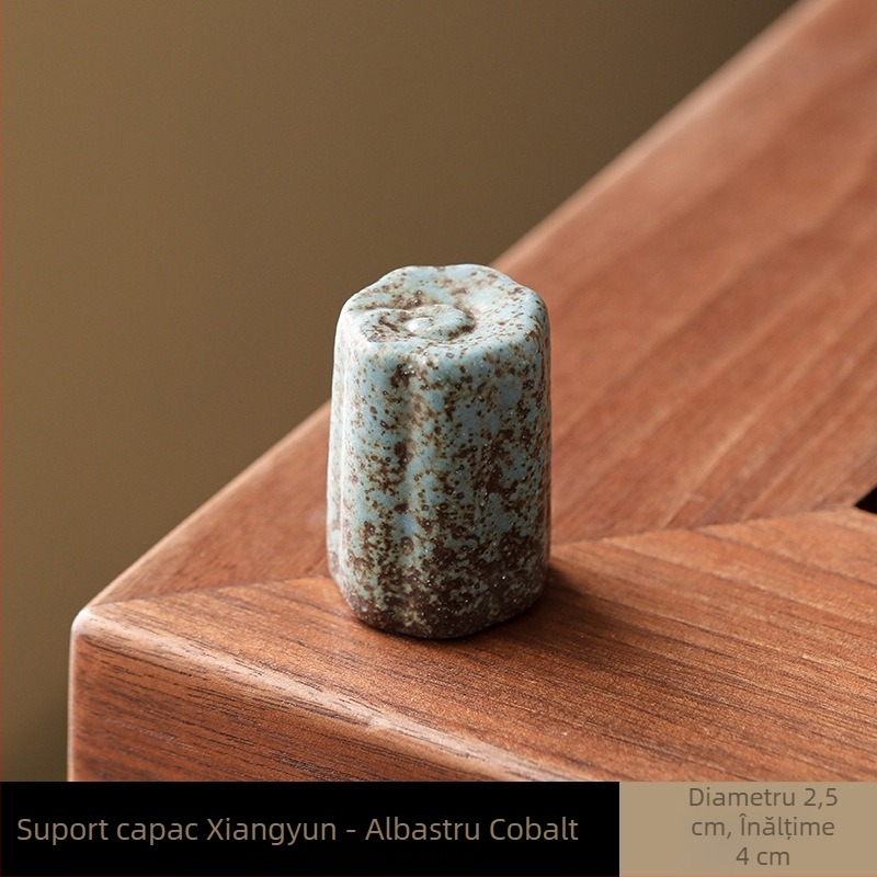 Accesorii ceramice pentru ceremonia ceaiului: suport pentru capacul ceainicului și gaiwan; suport pentru capac; tavă de ceai turnată în cuptor.