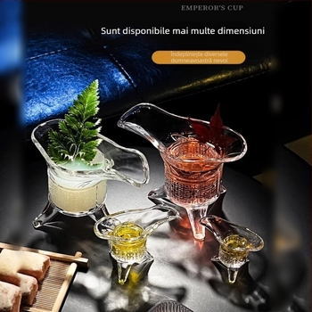 Set retro pentru lichior cu pahare mici și decantor, sticlă în stil antic pentru uz casnic