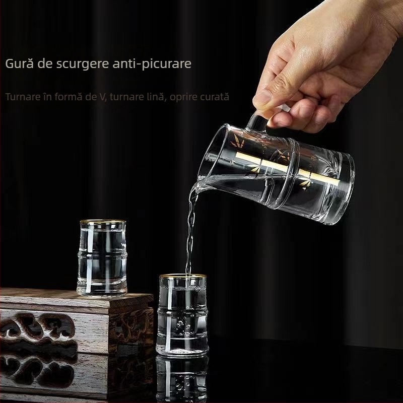 Set de lichior de 100 ml cu patru pahare de cristal, sticlă cu scară și dozator în stil bambus.