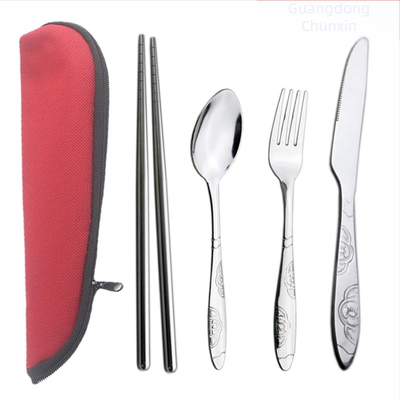 Set occidental de tacâmuri din oțel inoxidabil: cuțit, furculiță, lingură și bețișoare; husă portabilă triunghiulară; imprimare logo disponibil