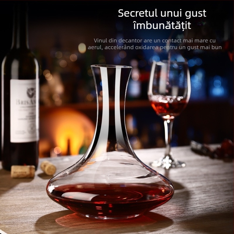 Decantor de vin din cristal, cu mâner și gură înclinată, 1000 ml