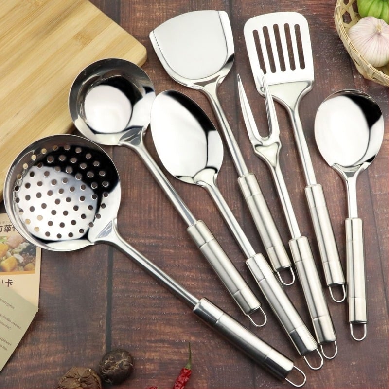 Set de ustensile din oțel inoxidabil: spatulă pentru legume, lingură de supă, spatulă pentru prăjit și spatulă cu cap dublu, mâner lucios; oțel inoxidabil 201 nemagnetic.