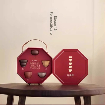 Set de ceai din ceramică cu lut purpuriu, inspirat de Orașul Interzis, în cutie cadou cu logo, pentru cadouri corporative.