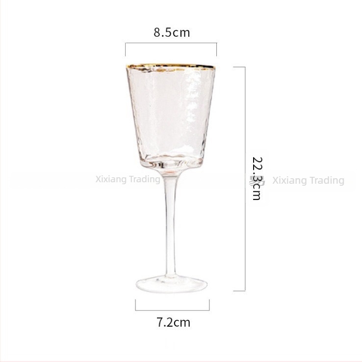 Pahar de vin din sticlă cu margine aurie și textură ciocănită, formă triunghiulară transparentă, stil european, pahar înalt pentru șampanie și vin roșu